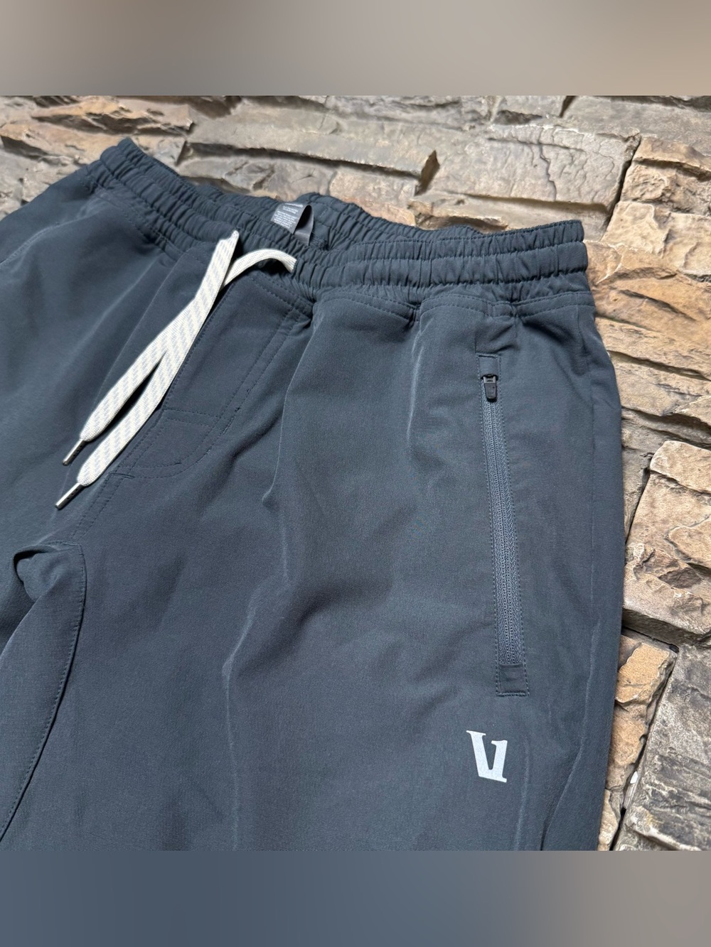 Vuori Transit Technical Joggers Pants Men Medium Elastic Waist V417 31” Inseam - Picture 2 of 10